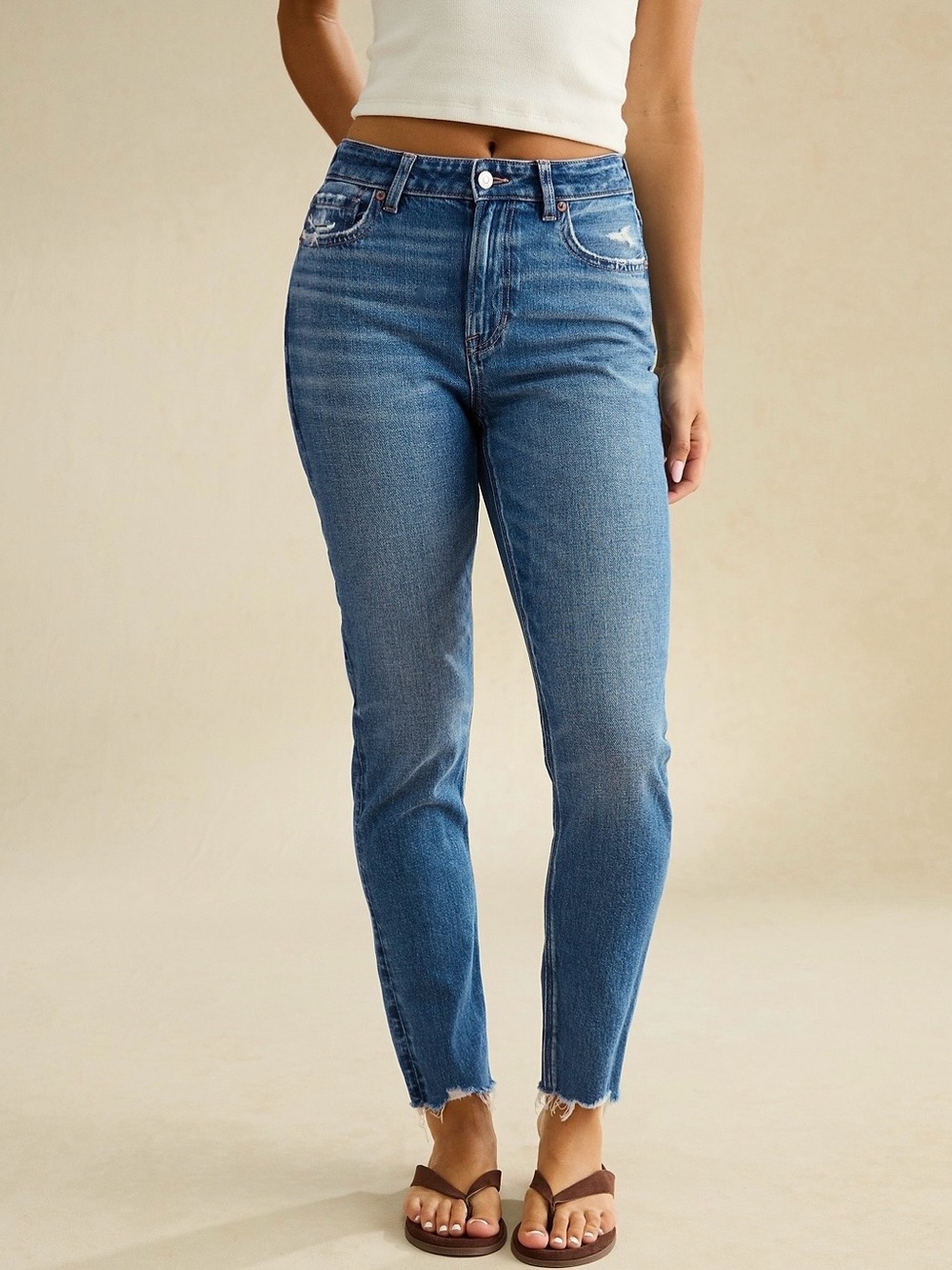 AE Mom Jean in size 18 SHORT